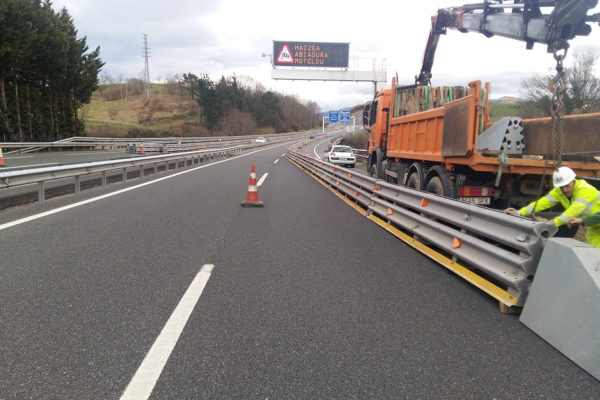 barreras metálicas obras