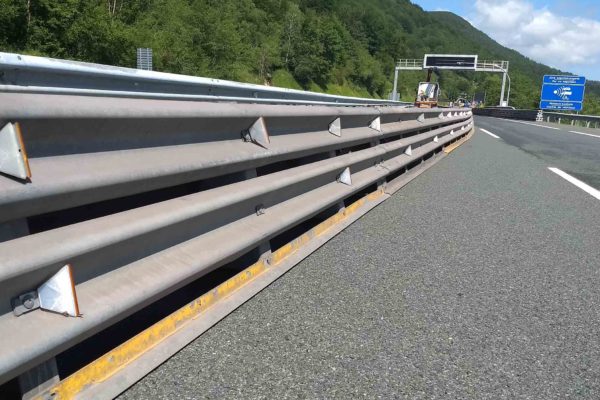 Barreras seguridad vial metálicas