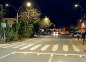 Paso de cebra inteligente instalado por Teslec en Sevilla